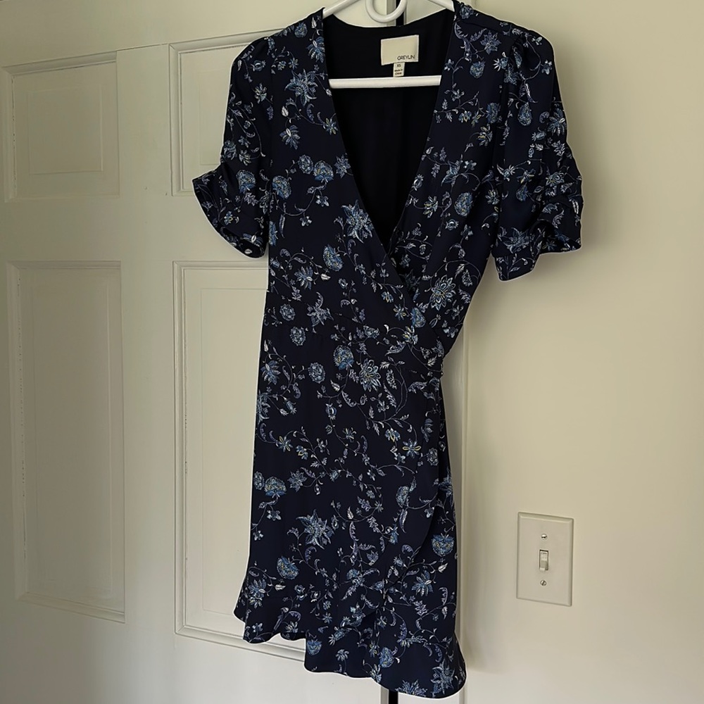 Greylin wrap dress in XS. Dark blue with floral pattern